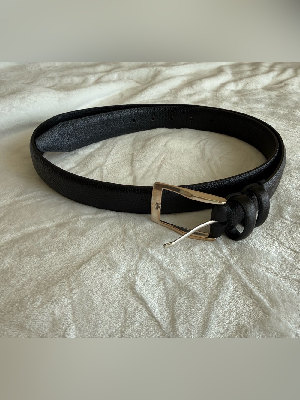 Source Unknown Black Leather Men's Belt with Silver Buckle